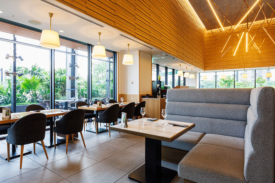 ホテルメトロポリタン川崎 Terrace and Table